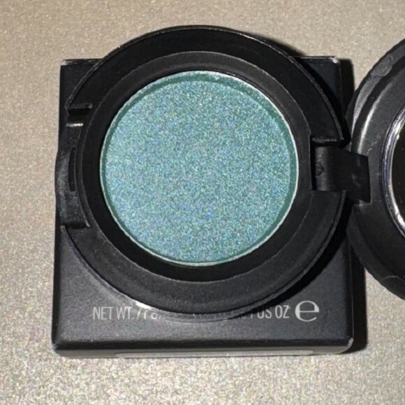 MAC Zonk Bleu! Eyeshadow - Picture 1 of 3